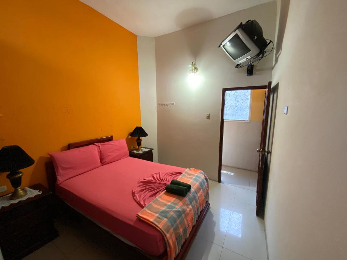 Hostal Puerto Azul マンタ エクステリア 写真