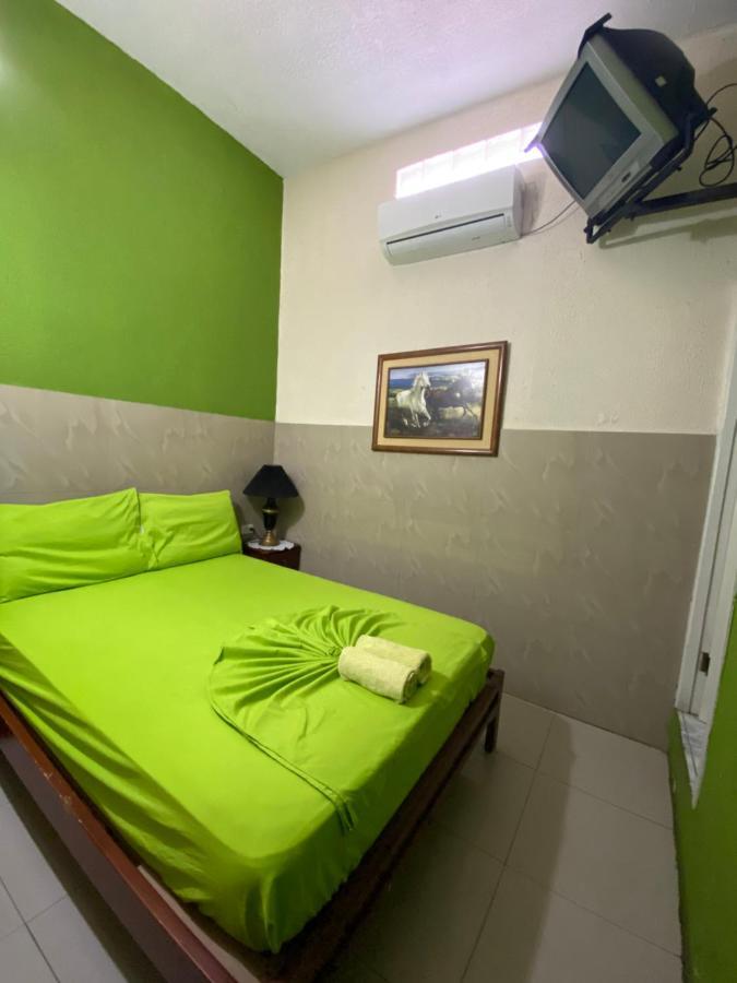 Hostal Puerto Azul マンタ エクステリア 写真